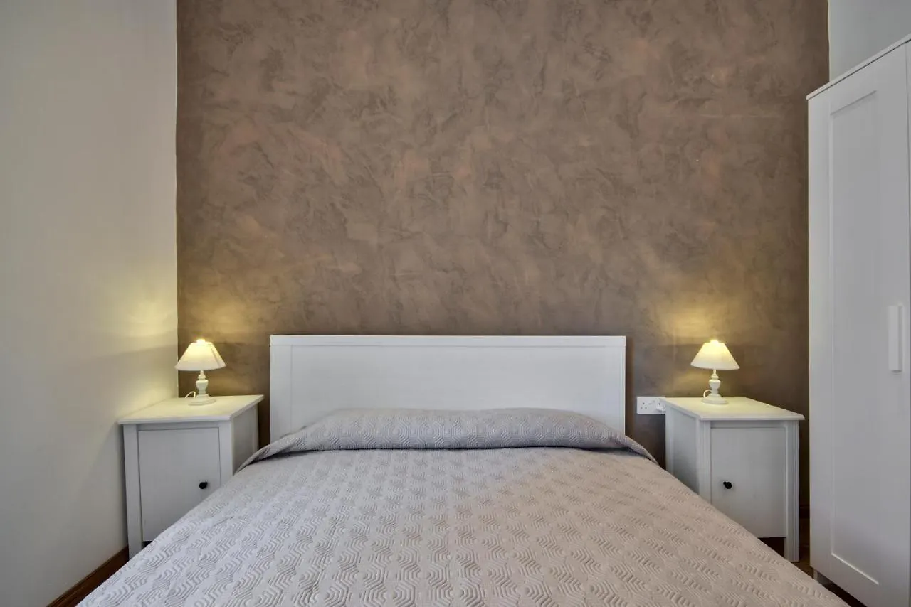 Living In Valletta Central 1-Bedroom Apartment 0*,  Malta